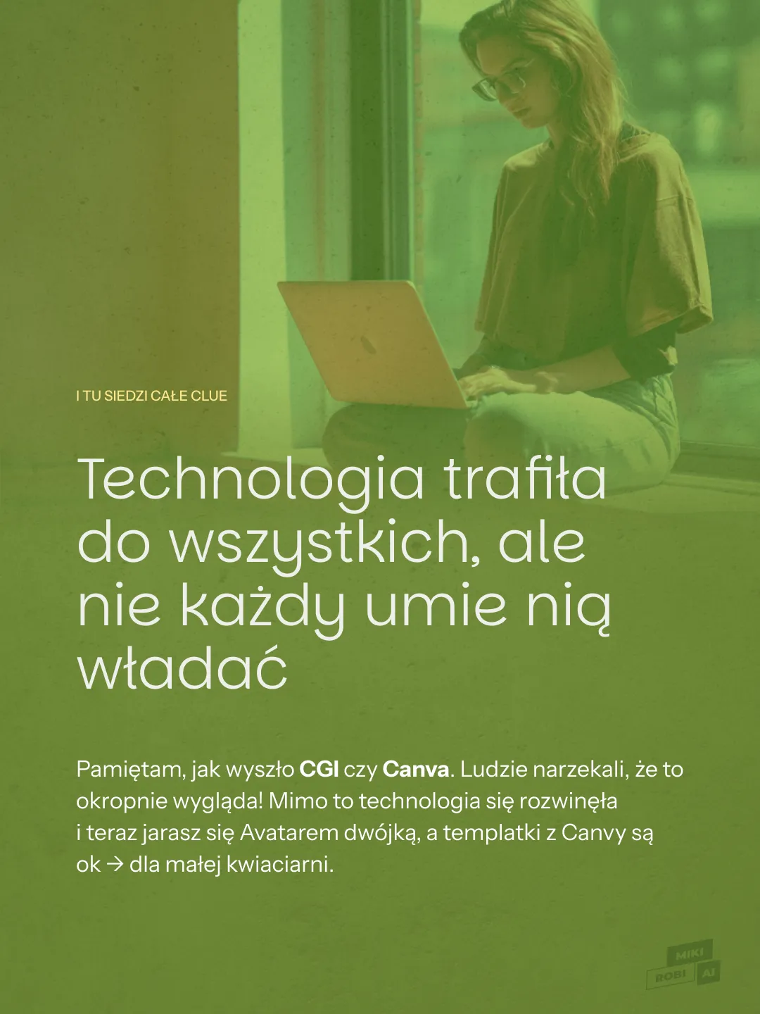 Kobieta w okularach pracująca na laptopie przy oknie, zielony filtr, technologia dla wszystkich