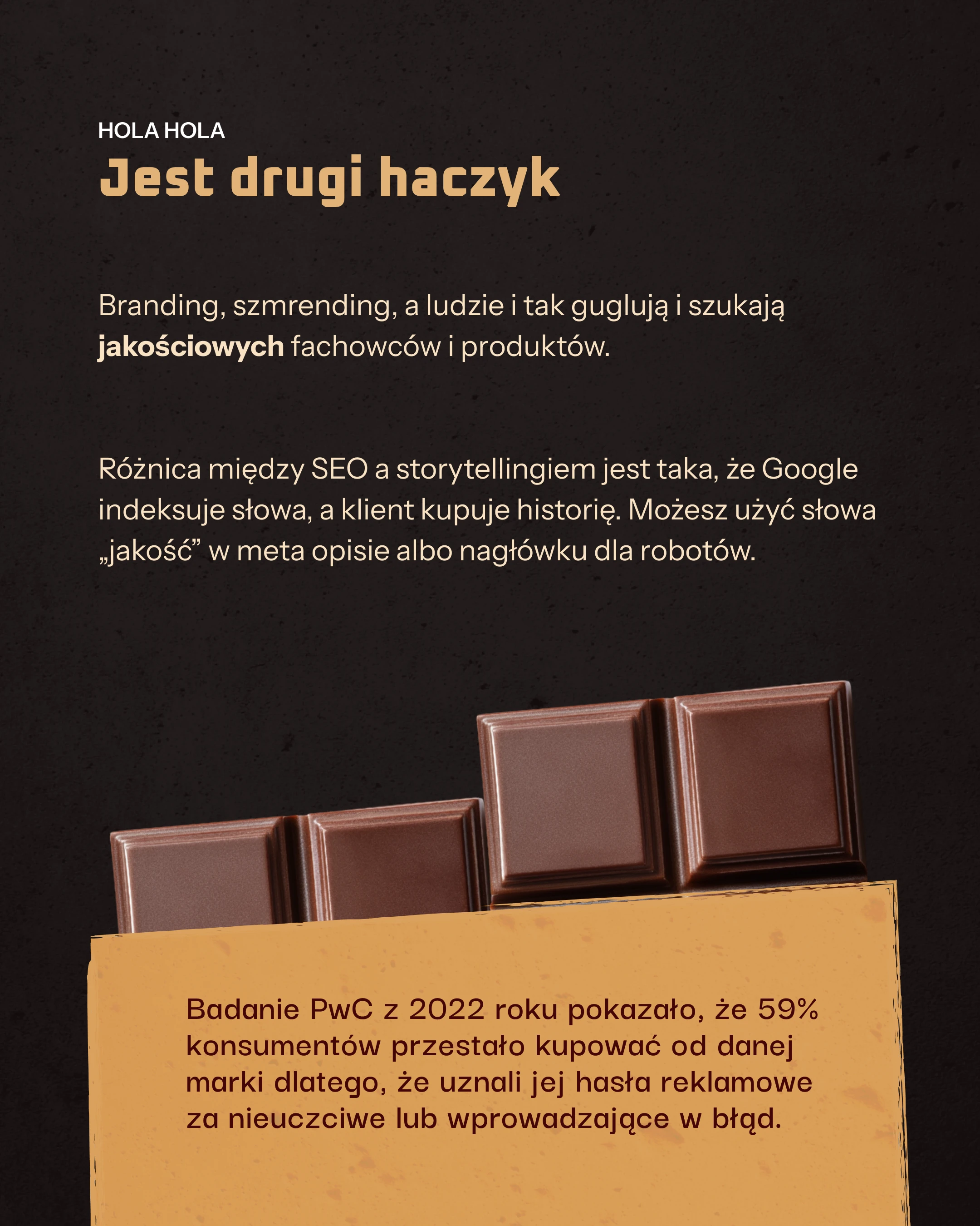 Połamana tabliczka czekolady Cuauhtli na ciemnym tle z widoczną teksturą czekolady