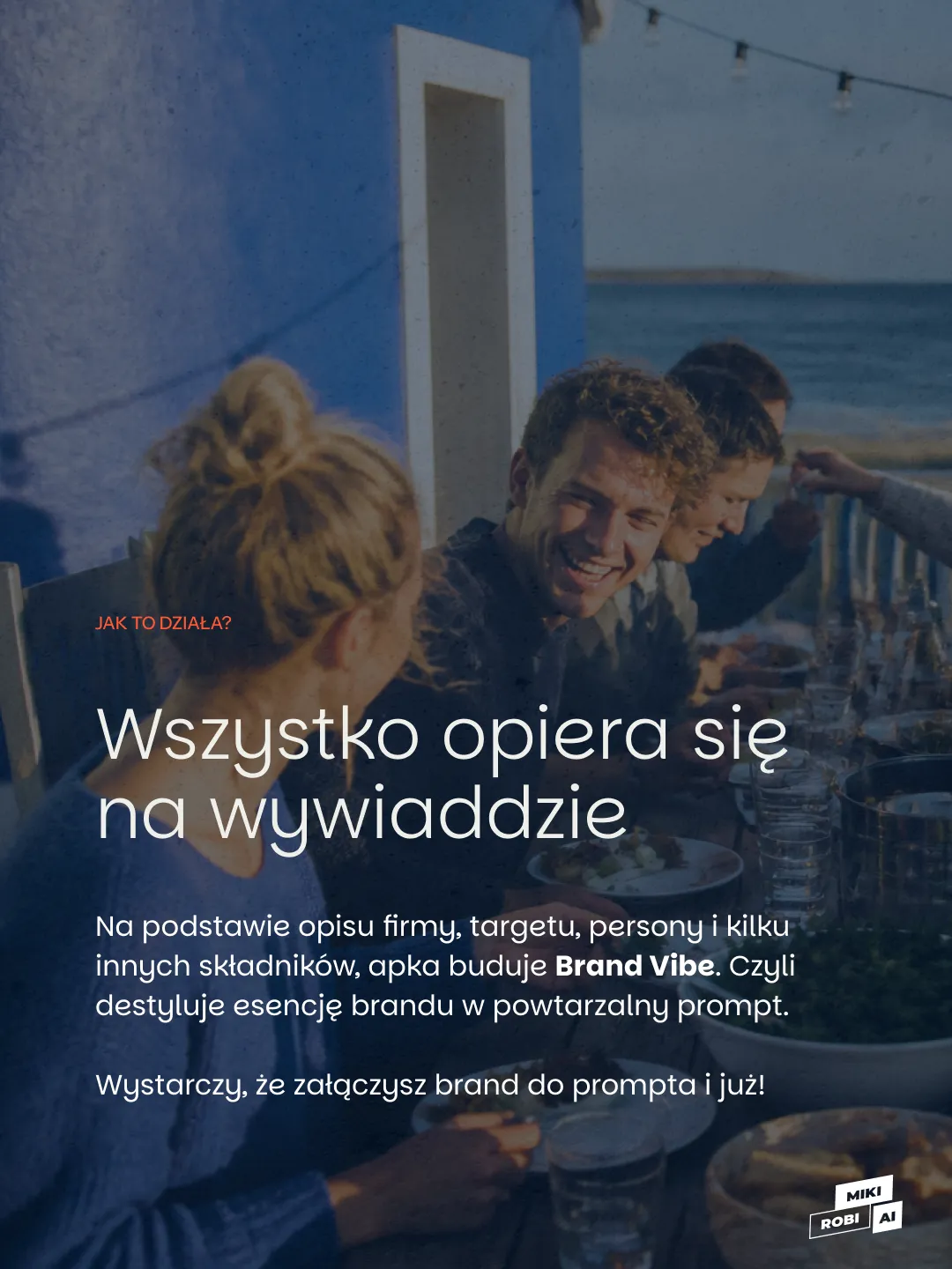 Grafika promująca Brand Vibe: grupa osób rozmawia przy stole, a tekst wyjaśnia, że narzędzie tworzy prompty na podstawie wywiadu.