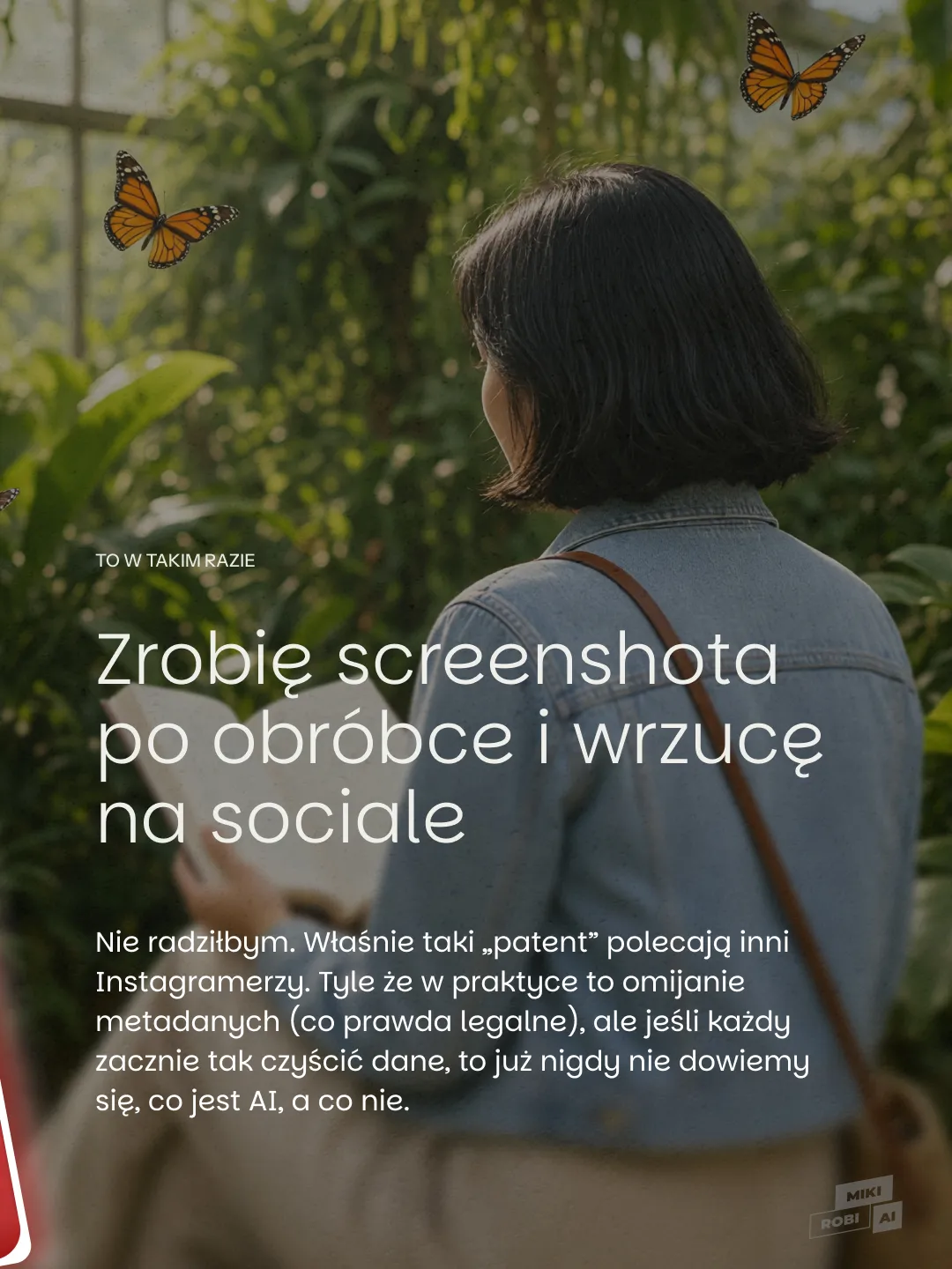 Kobieta obserwująca motyle monarcha w ogrodzie wśród zieleni